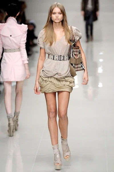 Look 9